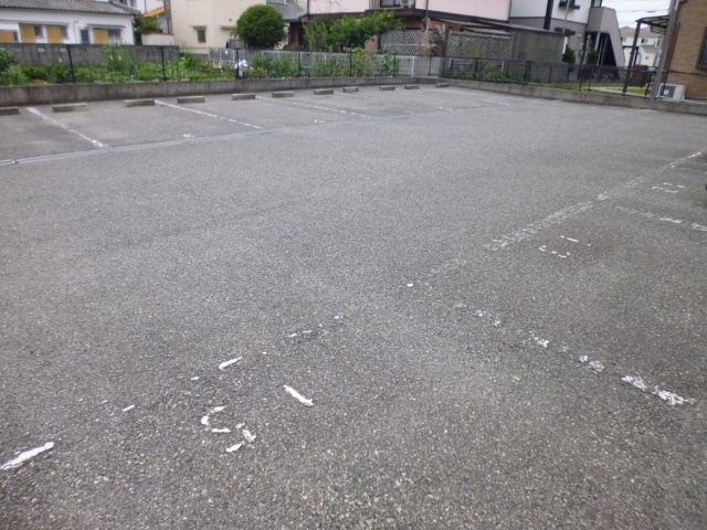 パークヒル王塚台の駐車場