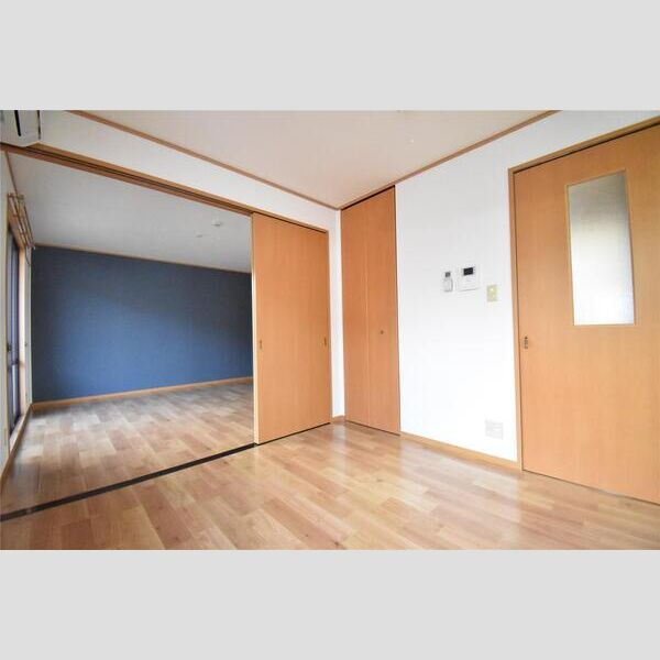 ハートフルハイツの洋室