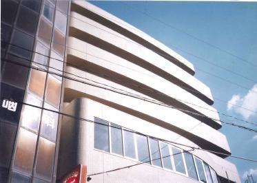 中西駅前ビルの外観