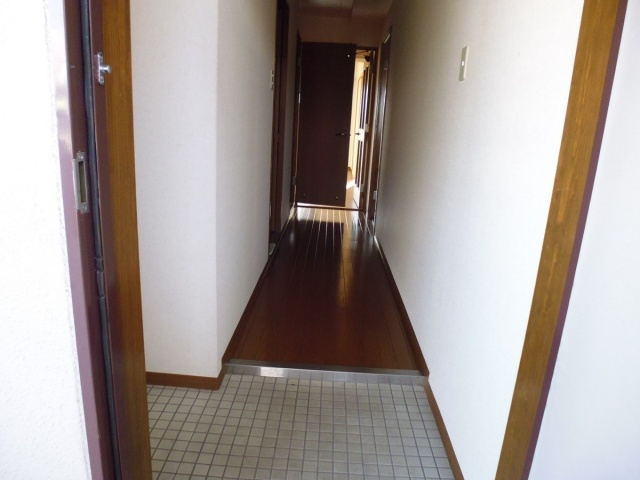 マノワールINOの玄関