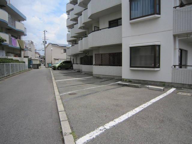 オーナーズマンション明石の駐車場