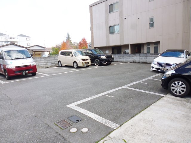 オーナーズマンション西明石の駐車場