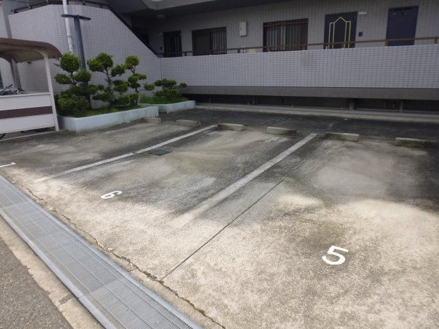 パークハイツ１の駐車場