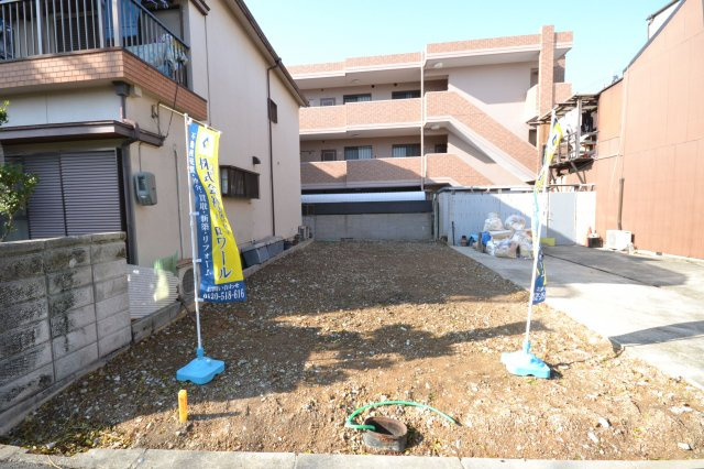 クロワールタウン遠里小野　新築一戸建ての前面道路含む現地写真