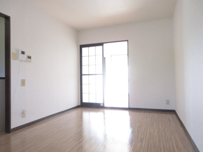 【居間・リビング】 | ルルデハイツ