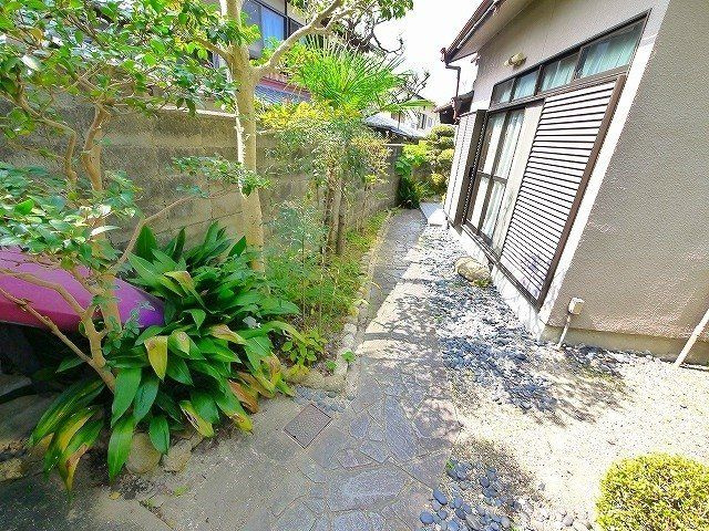 法蓮町一戸建てのエントランス