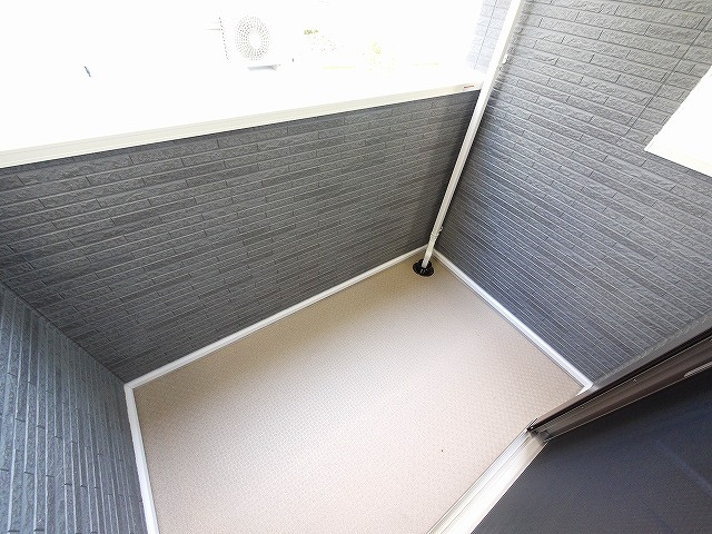 ラ・レコルトBのバルコニー|開放的で明るい空間を演出してくれるバルコニーです