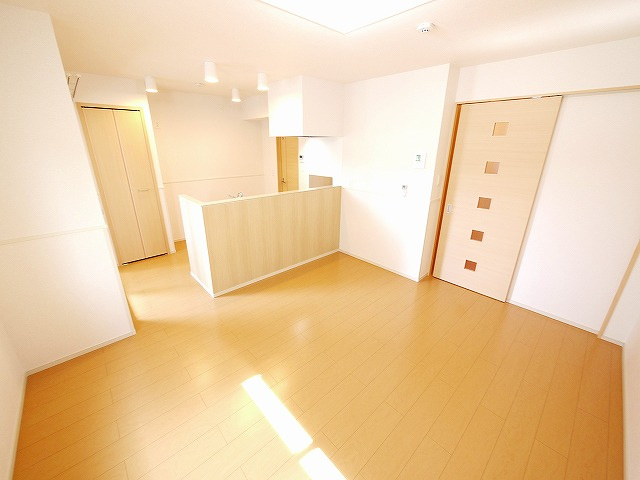 ラ・レコルトBの居間・リビング|ゆったり過ごせるリビングです