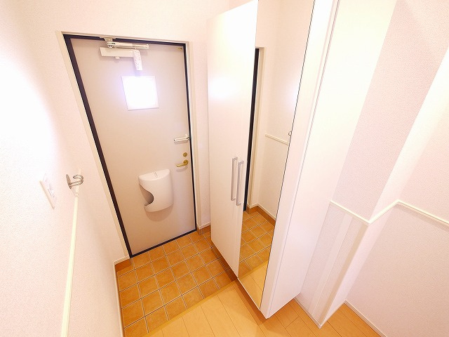 ラ・レコルトBの玄関|シンプルで使いやすい玄関です