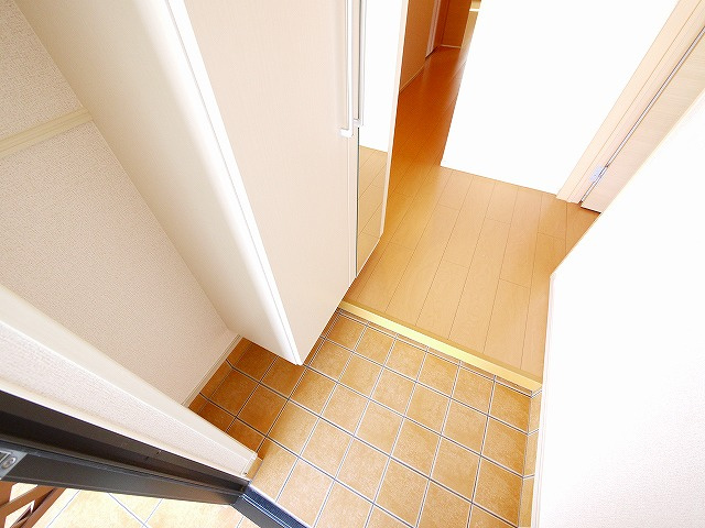 ラ・レコルトBの玄関|落ち着いた玄関です