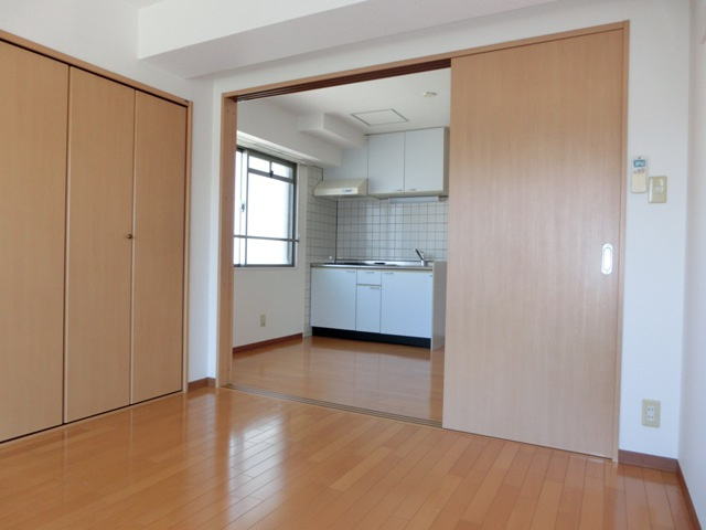 ヴィヴァーチェ2番館の居間・リビング