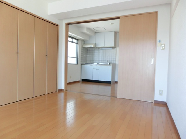 ヴィヴァーチェ2番館の居間・リビング