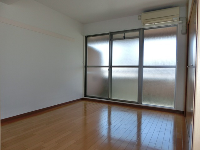 ヴィヴァーチェ2番館の洋室