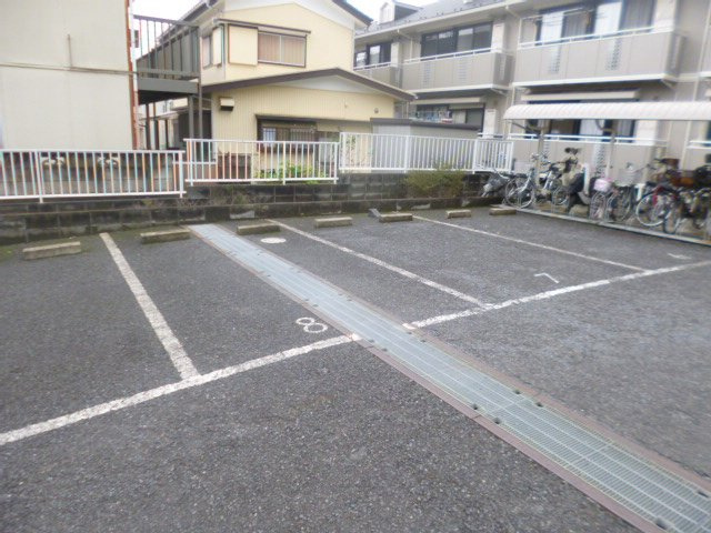 セジュール司の駐車場
