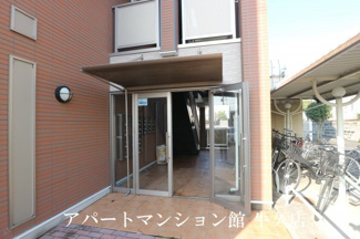 【エントランス】 | 落ち着いたエントランスです