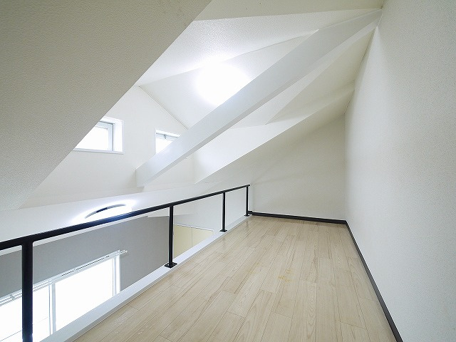 シティパレス西大寺P-7の寝室|開放的な寝室です