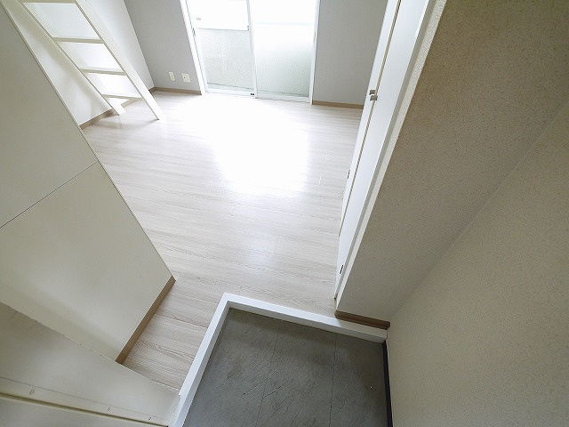 シティパレス西大寺P-7の玄関|きれいな玄関です