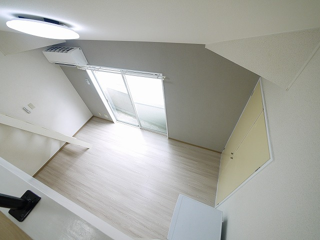 シティパレス西大寺P-7の洋室|ゆったりした洋室です