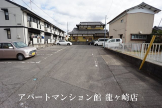 【駐車場】