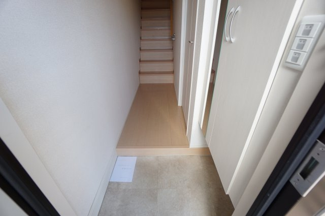 グランシャリオＢ棟の玄関