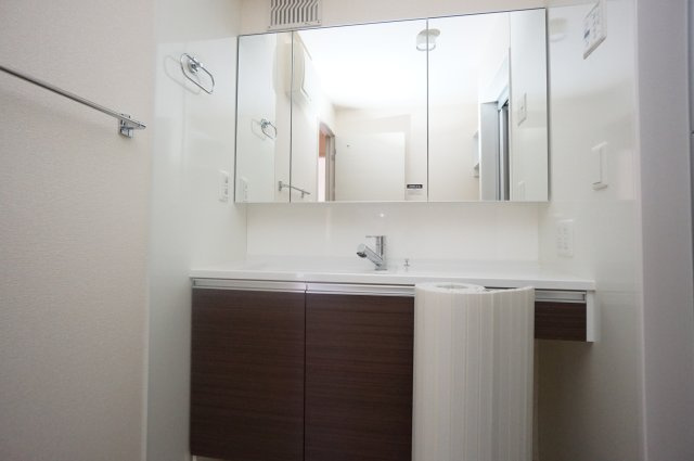 グランシャリオＢ棟の独立洗面台