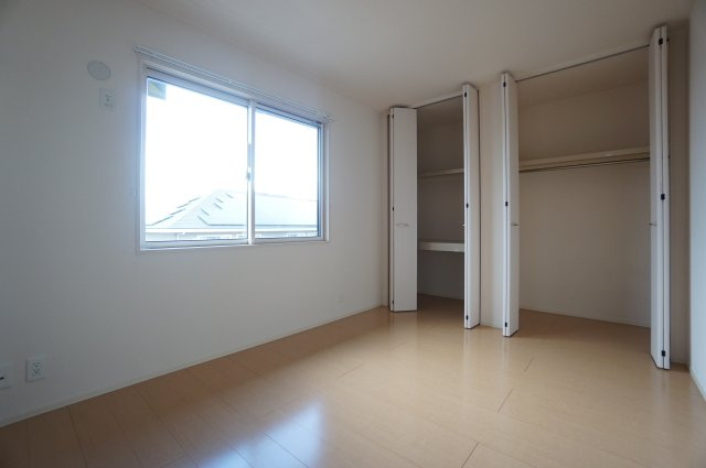 グランシャリオＢ棟の寝室