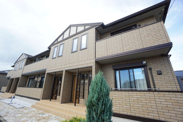 グランシャリオＢ棟の外観