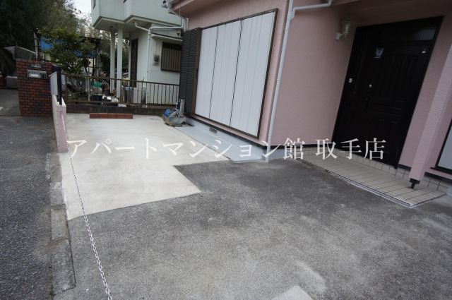 羽根野戸建の駐車場