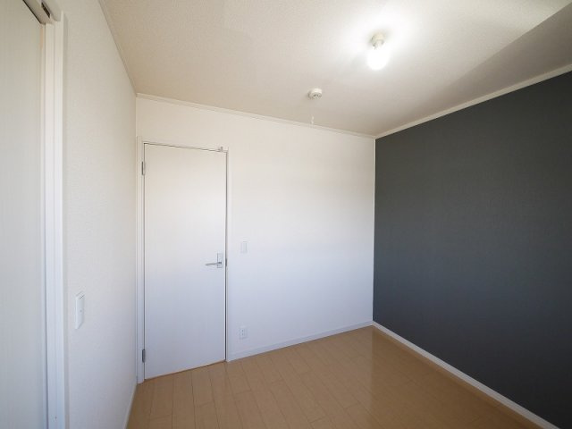 クレストハウスの洋室|使い勝手のいい洋室です