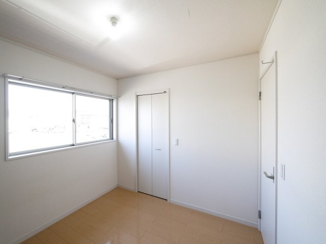 クレストハウスの洋室|きれいな洋室です