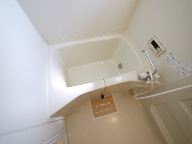 クレストハウスの浴室|コンパクトで使いやすいお風呂です