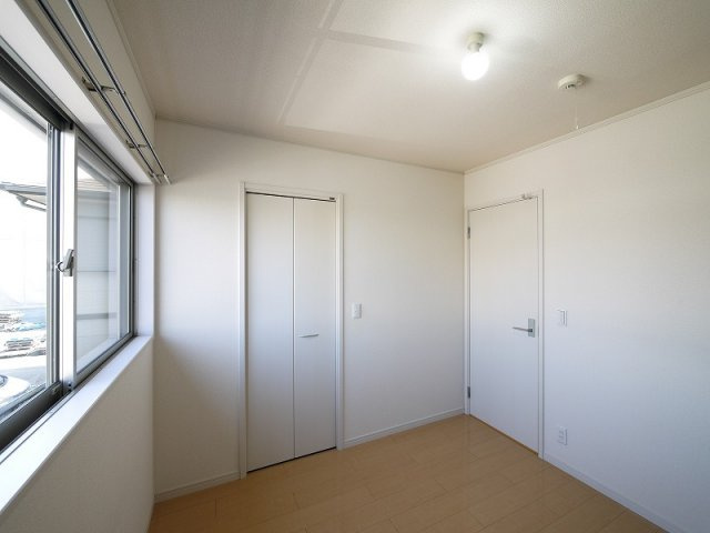 クレストハウスの洋室|コンパクトで使いやすい洋室です