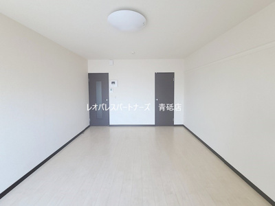 【内装】 | レオネクスト友