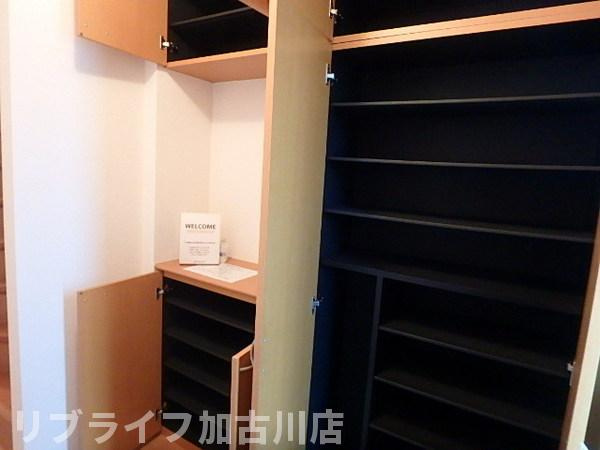 加古川市尾上町旭２丁目のテラスの収納