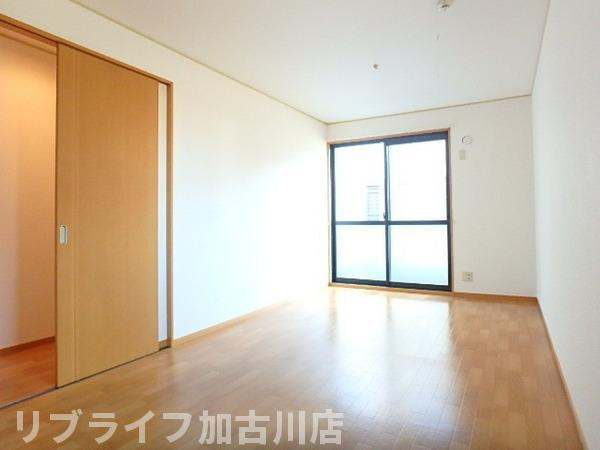 加古川市尾上町旭２丁目のテラスの居間・リビング
