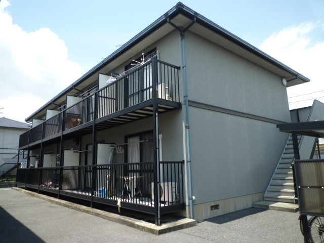 総社市福井のアパートの外観