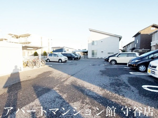 【駐車場】