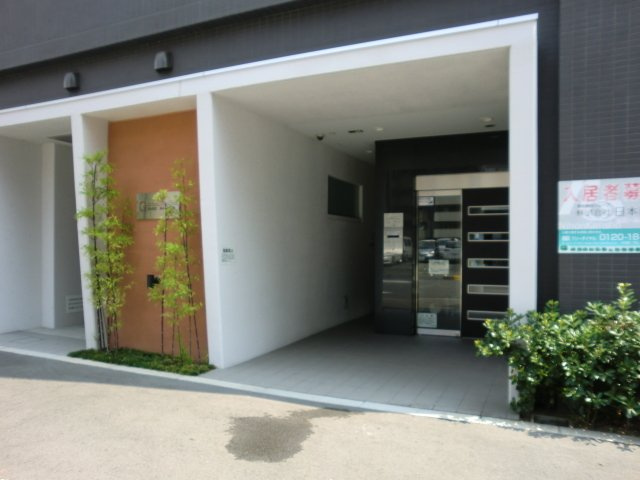 新大阪南グランドマンションのエントランス