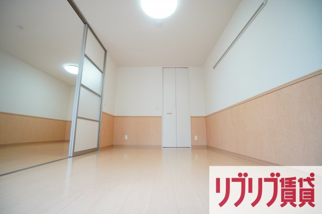 グリーンコート貝塚３号館の寝室