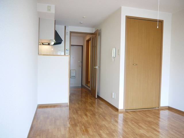 ブランドール佐保川の洋室