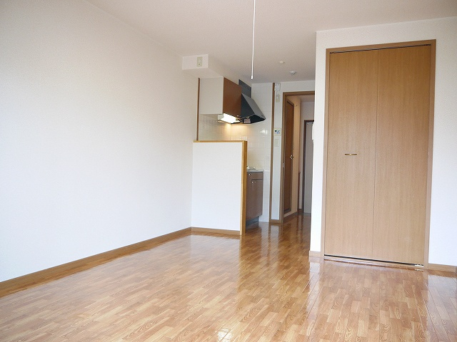 ブランドール佐保川の居間・リビング|ゆったりとした居間です