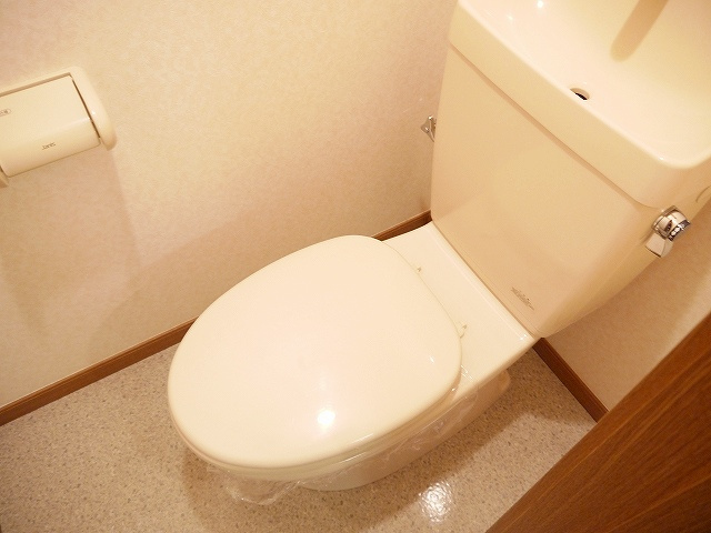 ブランドール佐保川のトイレ|落ち着いた色調のトイレです
