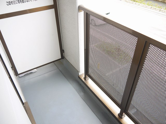 ブランドール佐保川のバルコニー|開放的で明るい空間を演出してくれるバルコニーです