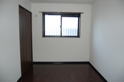 【居間・リビング】 | ブランニューコート | 同型写真