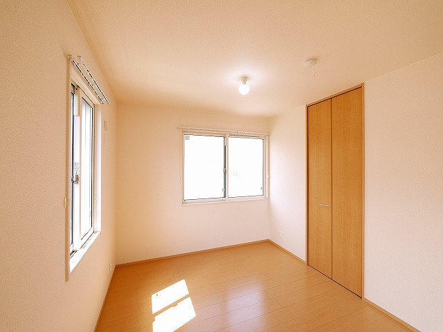 カーサ平松の洋室|広々とした洋室です