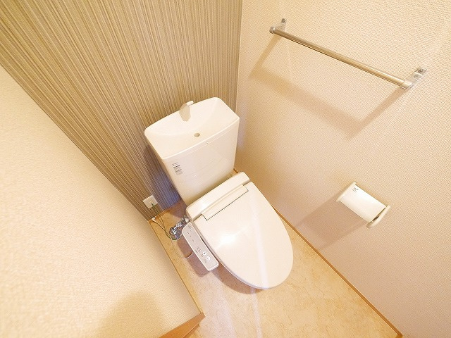 カーサ平松のトイレ|ゆったりとした空間のトイレです