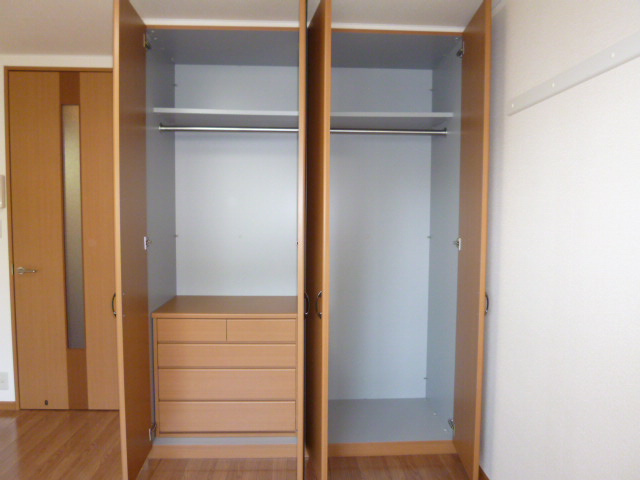 グリーンヒルズⅡの収納|クローゼット