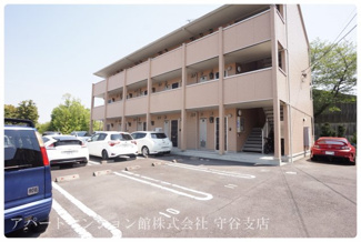 【駐車場】