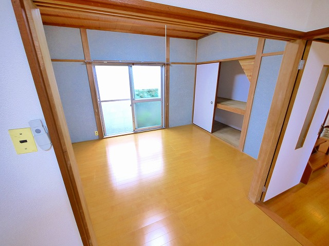 谷村一戸建（南京終町）の居間・リビング|使いやすい居間です