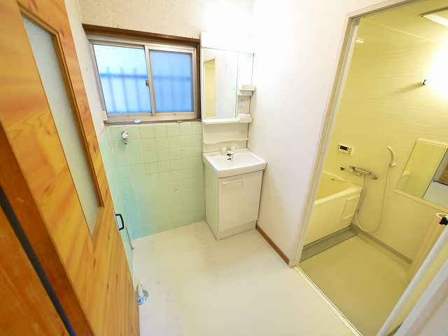 谷村一戸建（南京終町）の洗面所|使いやすい洗面所です